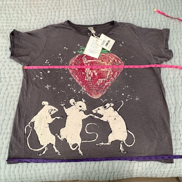Magnolia Pearl NWT Discotheque Fraises Tee in Ozzy - OSFM - Picture 9 of 12